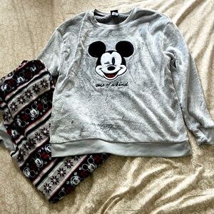 Disney Mickey Mouse "One Of A Kind" Fleece Pajamas Set